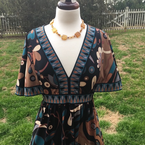 BCBG Maxazaria Large Dress Stylish Pattern - Picture 4 of 7